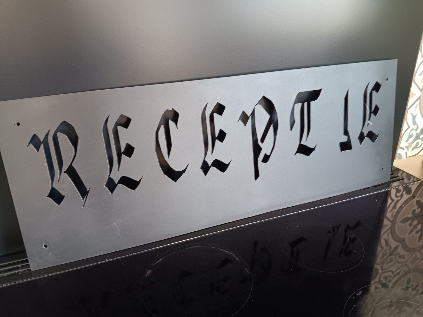 Nieuwe Smeedijzeren " RECEPTIE " Plaat Zwart 32 X 89 cm., Ophalen