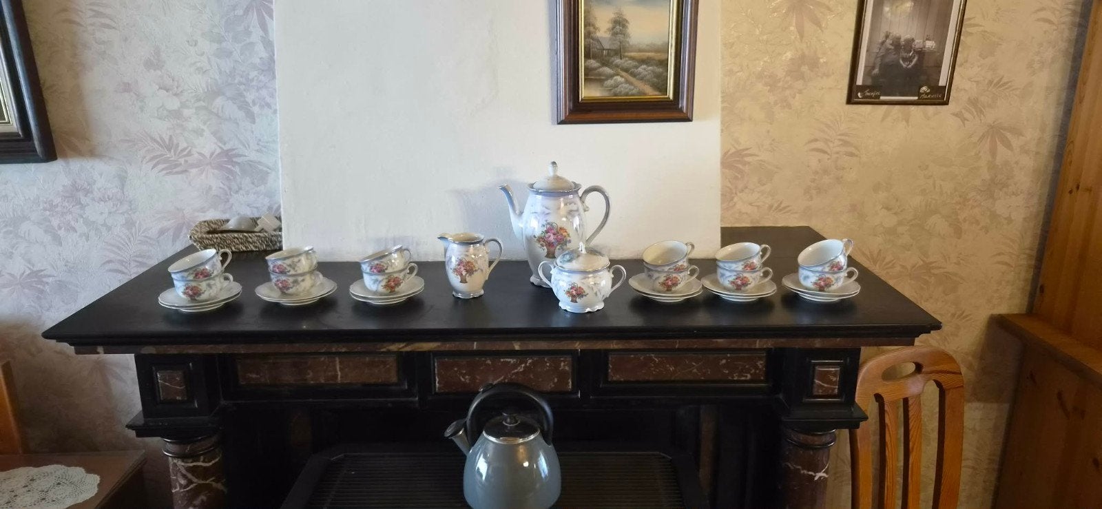 Vintage porseleinen koffie-/theeservies met bloemendecor, Ophalen