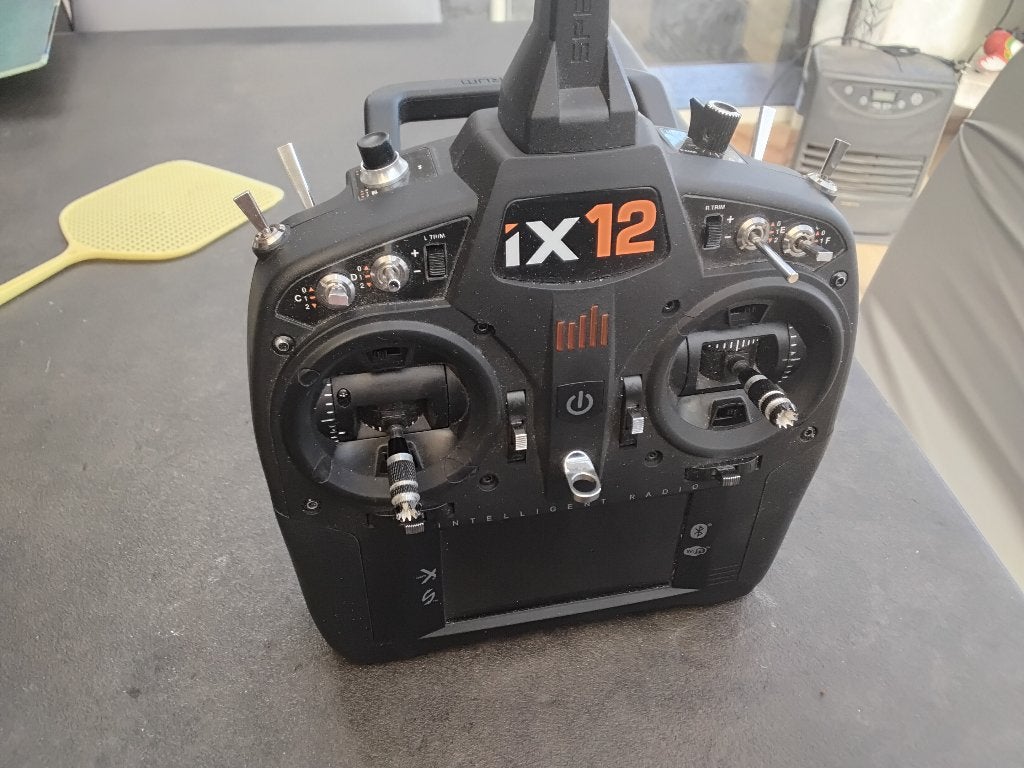 Ix 12 spektrum echange contre helico en etat..., Hobby & Loisirs créatifs, Enlèvement, Comme neuf, Hélicoptère