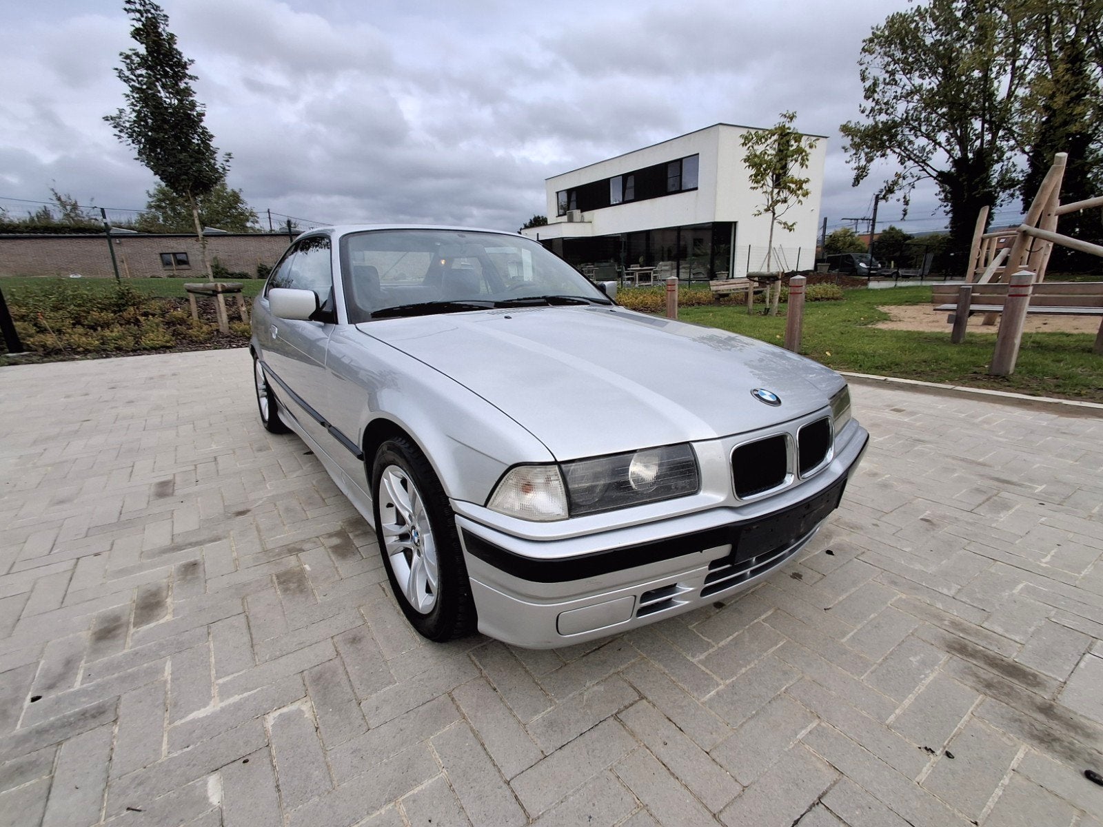 bmw e36 320i sportzetels automaat, Auto's, Automaat, 110 kW, Particulier, Zilver of Grijs