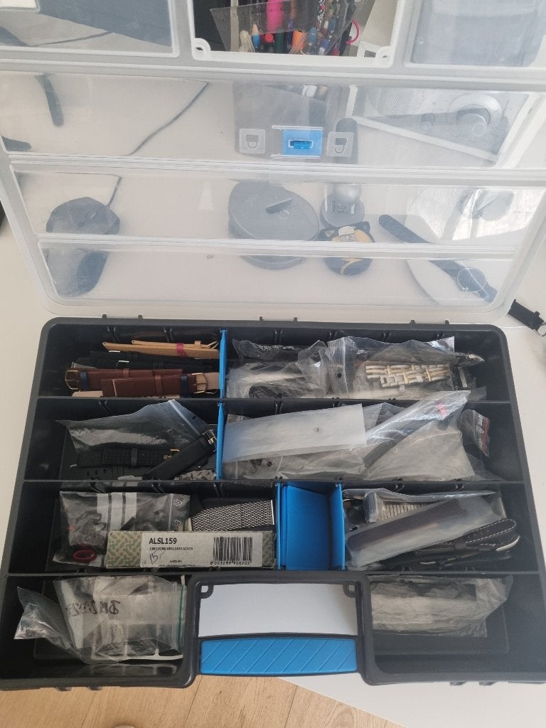 Doos met nieuwe horloge bandjes te koop, Overige merken, Overige materialen, Polshorloge, Overige materialen