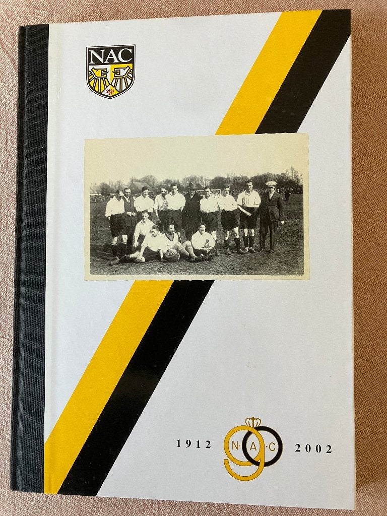 boek 90 jaar NAC, Ophalen of Verzenden, Zo goed als nieuw, Balsport
