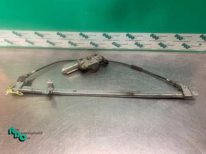 Mécanique vitre 4portes avant gauche d'un Peugeot Boxer (Bo, -, 3 mois de garantie, Utilisé, -
