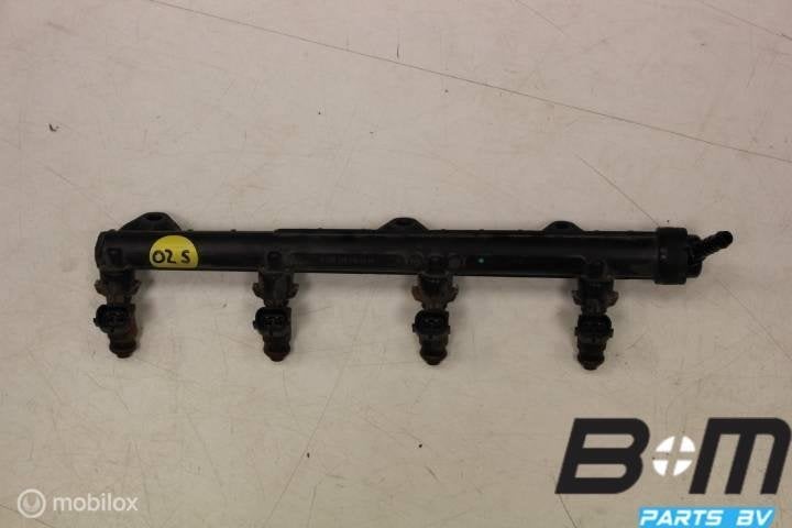 Brandstofrail met injectoren VW Golf 7 04E133319G, Utilisé