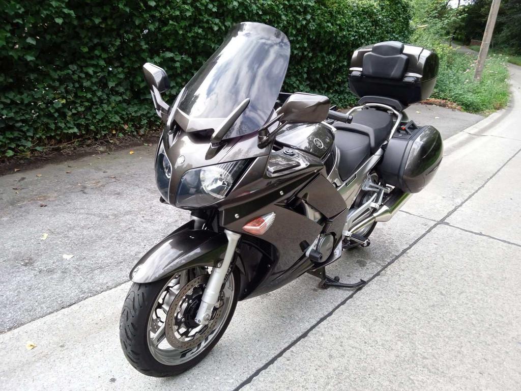 Yamaha FJR moto 2011, Entreprise, Autre