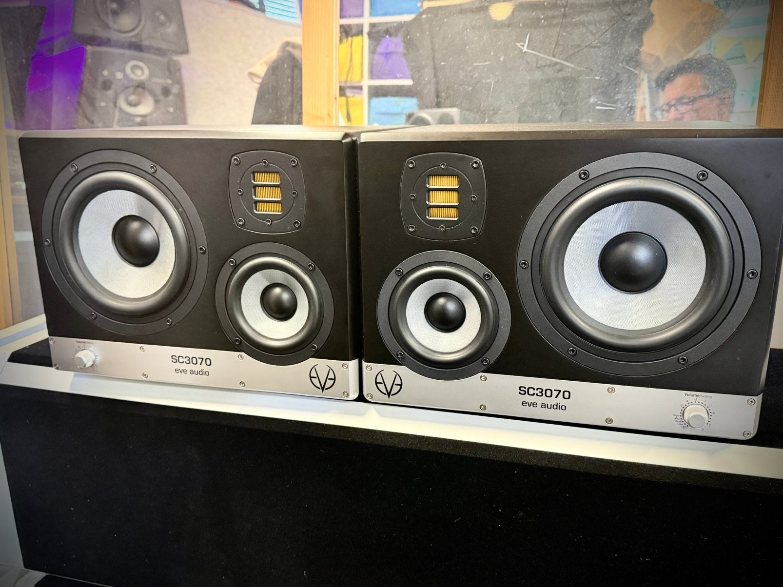 Moniteurs de studio professionnels 3 voies Eve Audio SC3070, TV, Hi-fi & Vidéo, Enlèvement, Comme neuf