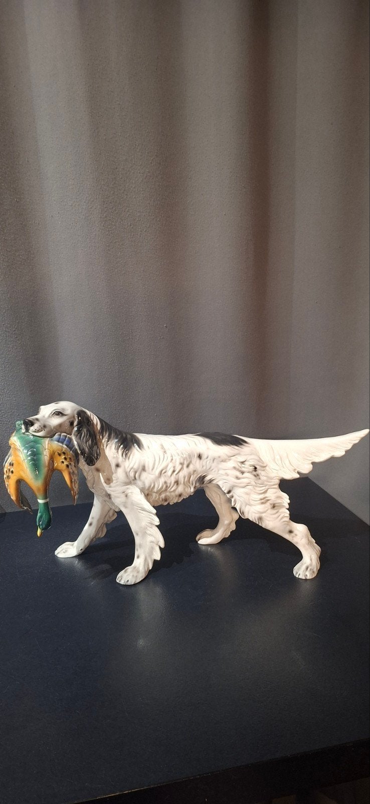 prachtige porseleinen.jacht hond 50 cm op 28 cm zeer mooi, Antiek en Kunst, Ophalen of Verzenden, Beeld