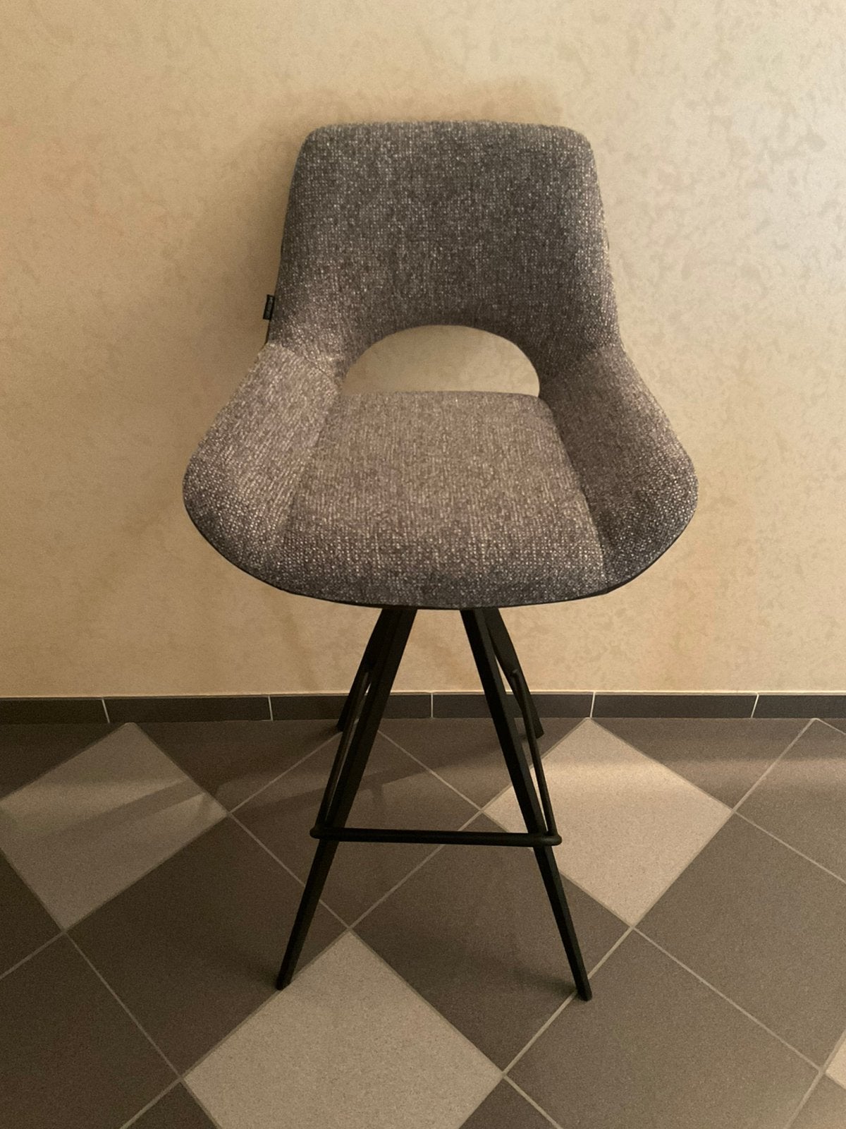 Mooi design barkruk, Huis en Inrichting, Ophalen, Zo goed als nieuw