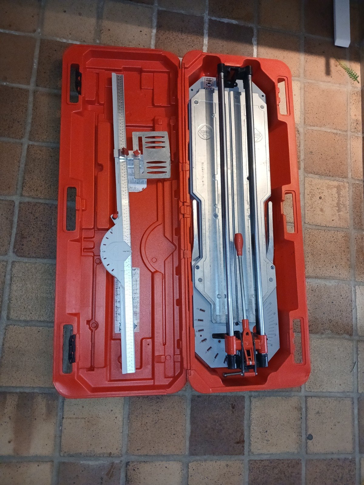 Rubi TX-900-N tegelsnijder i.z.g.s, Ophalen, Rubi