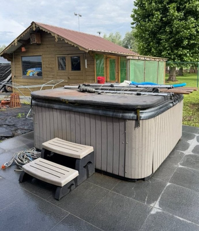 Jacuzzi gratis op te halen, Tuin en Terras, Ophalen, Zo goed als nieuw, Pomp