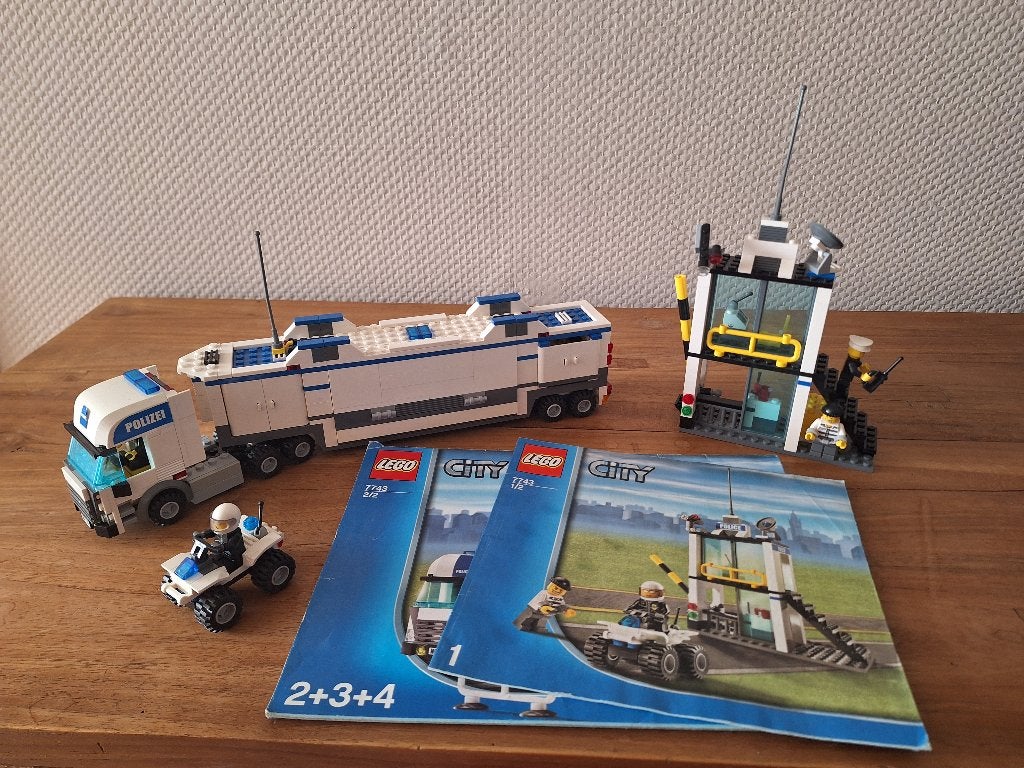 lego city politietruck met gebouw 7743, Lego, Inclusief instructies, Ophalen of Verzenden, Complete set