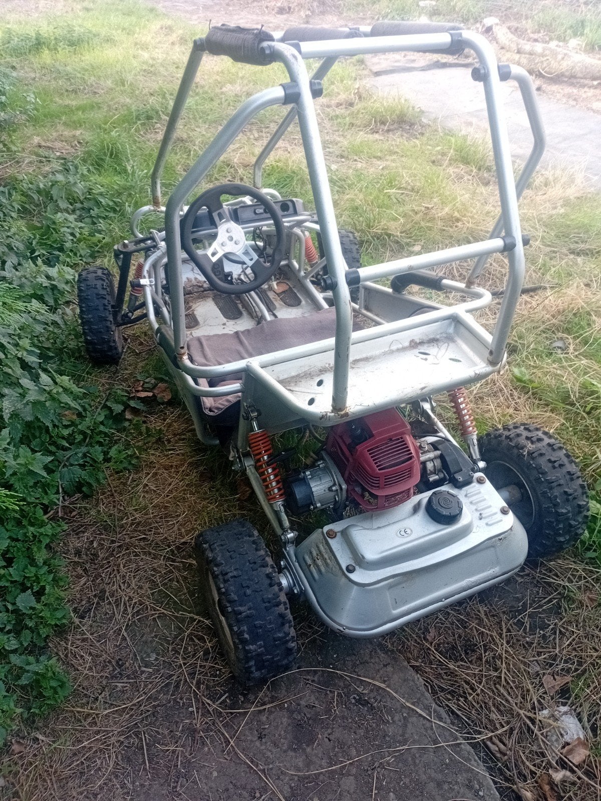 quad buggy kazea 600€( a négocier ), Motos