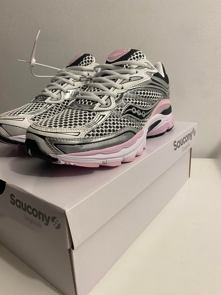 Saucony rose, Enlèvement, Comme neuf