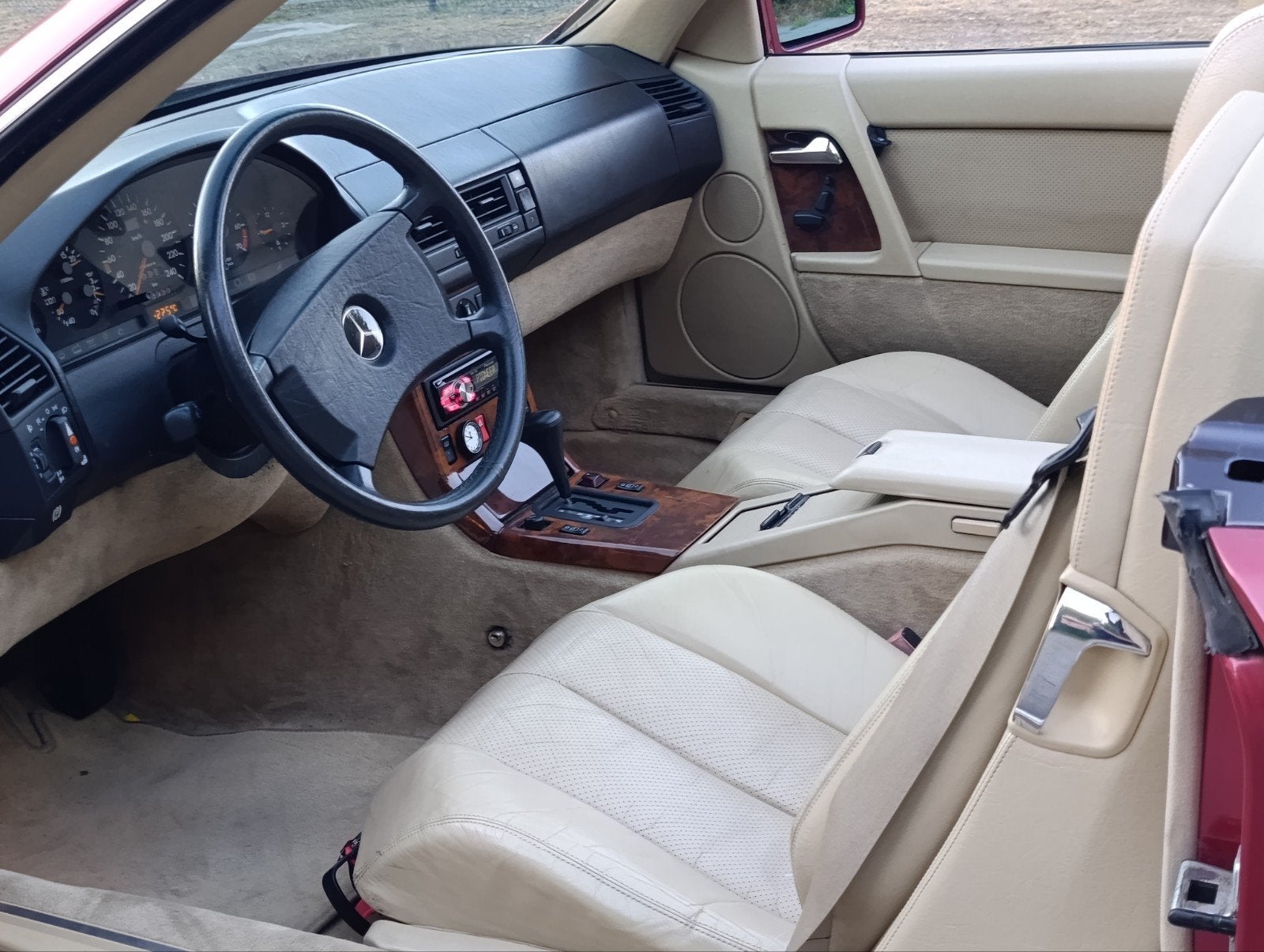 Mercedes-Benz 300 SL cabriolet R129 uit 1989, foto 8