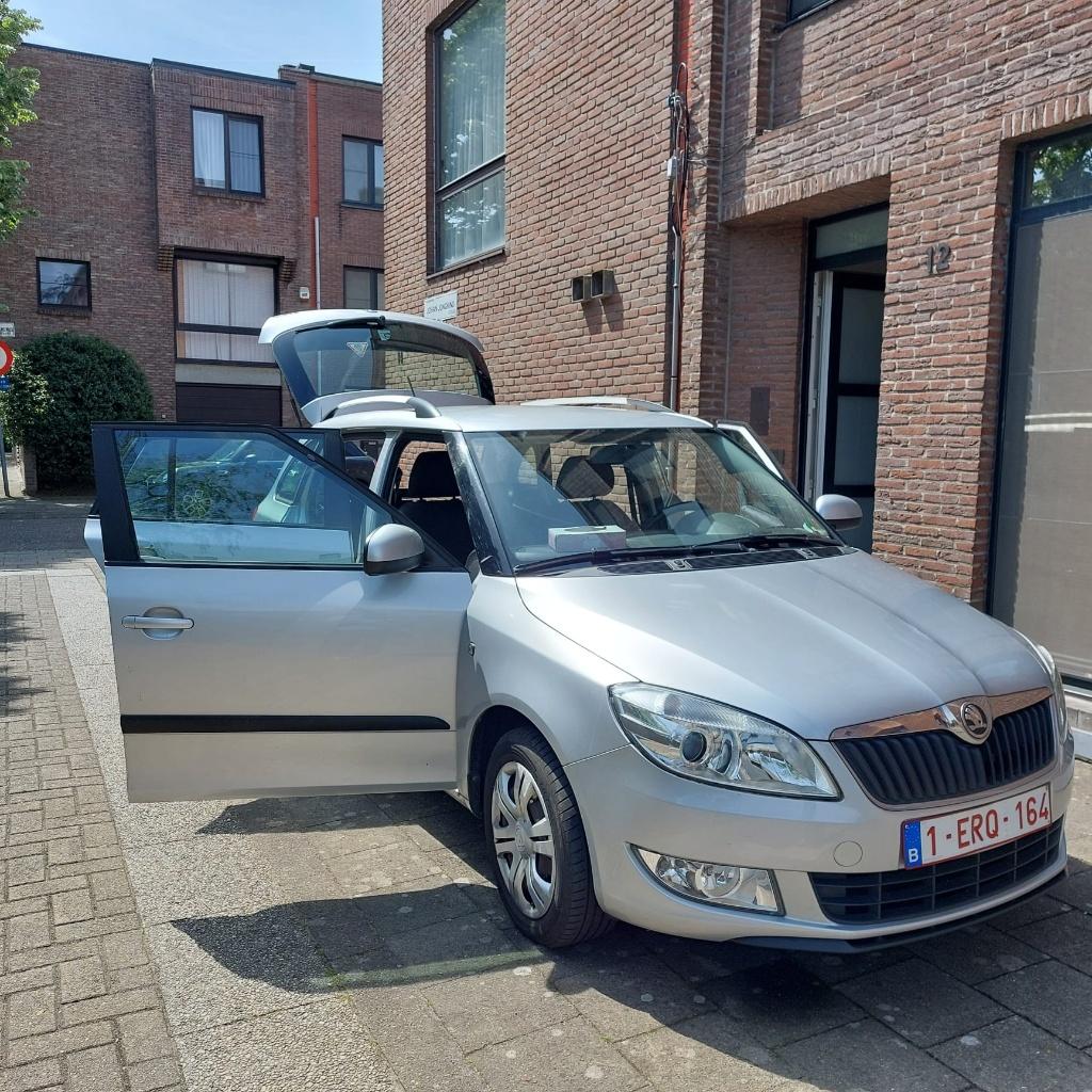 Metallic Skoda Fabia Combi 1.2. Tsi, Autos, Skoda, 1197 cm³, Achat, Boîte manuelle, Entretenue par le concessionnaire