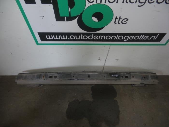 Cadre pare-chocs arrière d'un Volkswagen Caddy (Caddy 04-), Volkswagen, -, 3 mois de garantie, Utilisé
