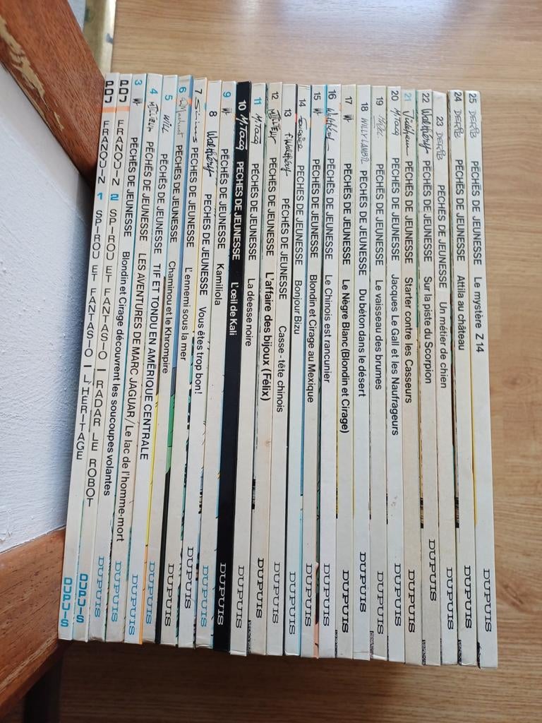 Slechte tekenen van jeugd 1 tot 25
Complete serie, Boeken, Stripverhalen, Complete serie of reeks, Ophalen of Verzenden, Zo goed als nieuw