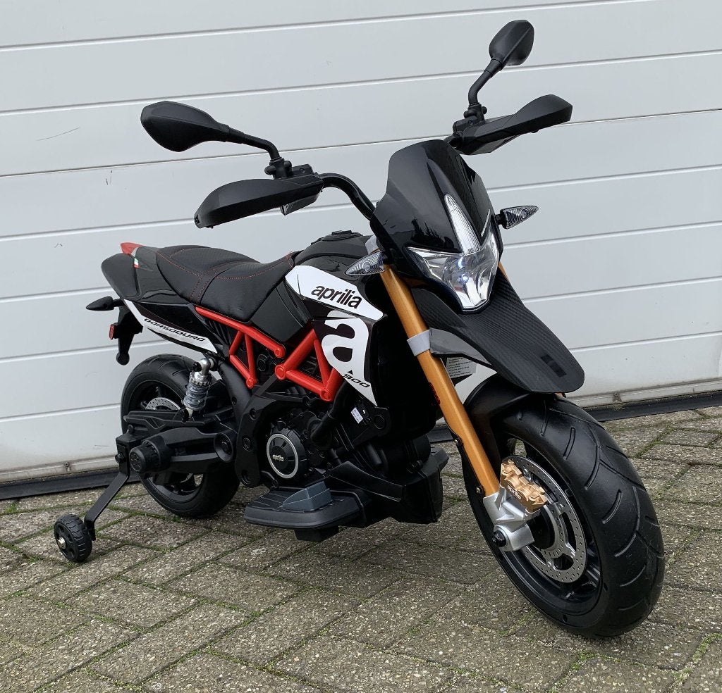 Kinder Motor Aprilia Dorsoduro 900 12v motor Leer / MP3 AUX!, Kinderen en Baby's, Speelgoed | Buiten | Voertuigen en Loopfietsen