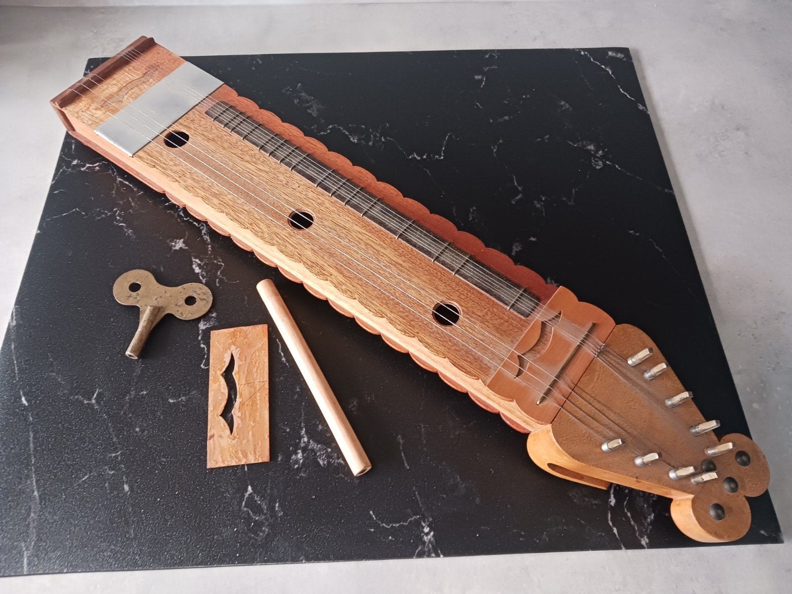 oude hummel, Muziek en Instrumenten, Ophalen