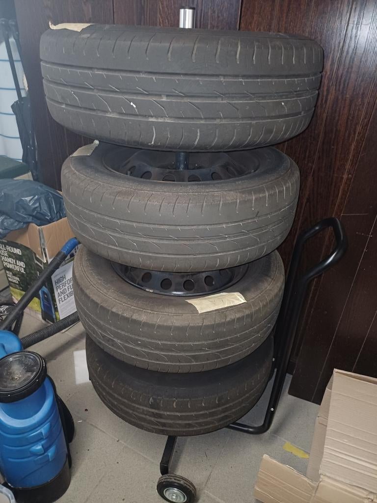 Zomerbanden continental  met stalen velg maat 195/65 R15 91H, Ophalen