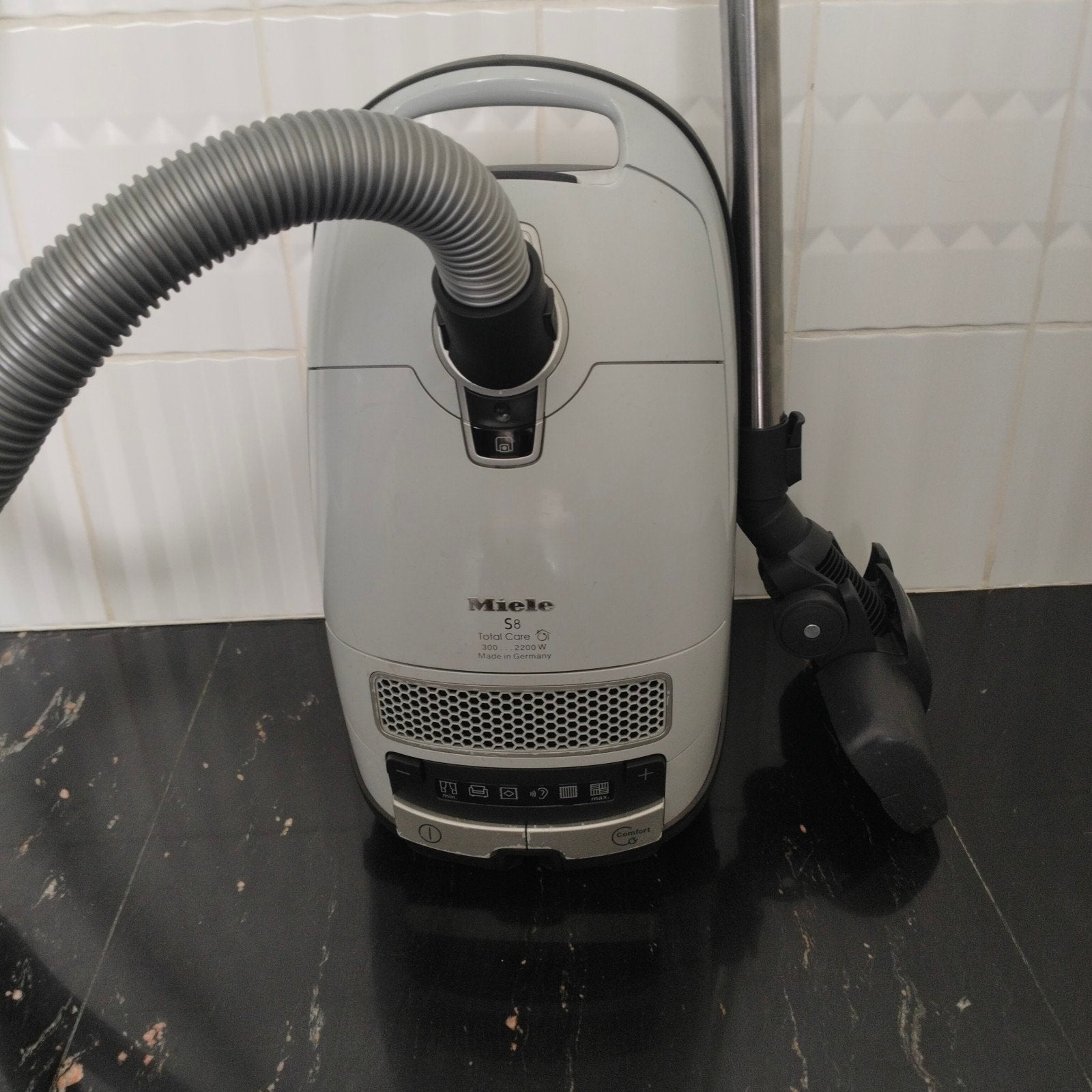 Miele S8 Total Care  300......2200 Waat  Made in Germany, Elektronische apparatuur, Stofzuigers, Ophalen of Verzenden