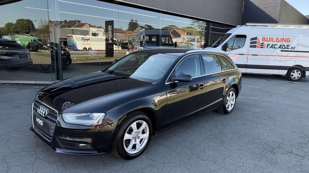 Audi A4 * 2.0 TDi* CUIR* NAVI* XENON* (bj 2014), Auto's, Voorwielaandrijving, Euro 5, Gebruikt, Zwart