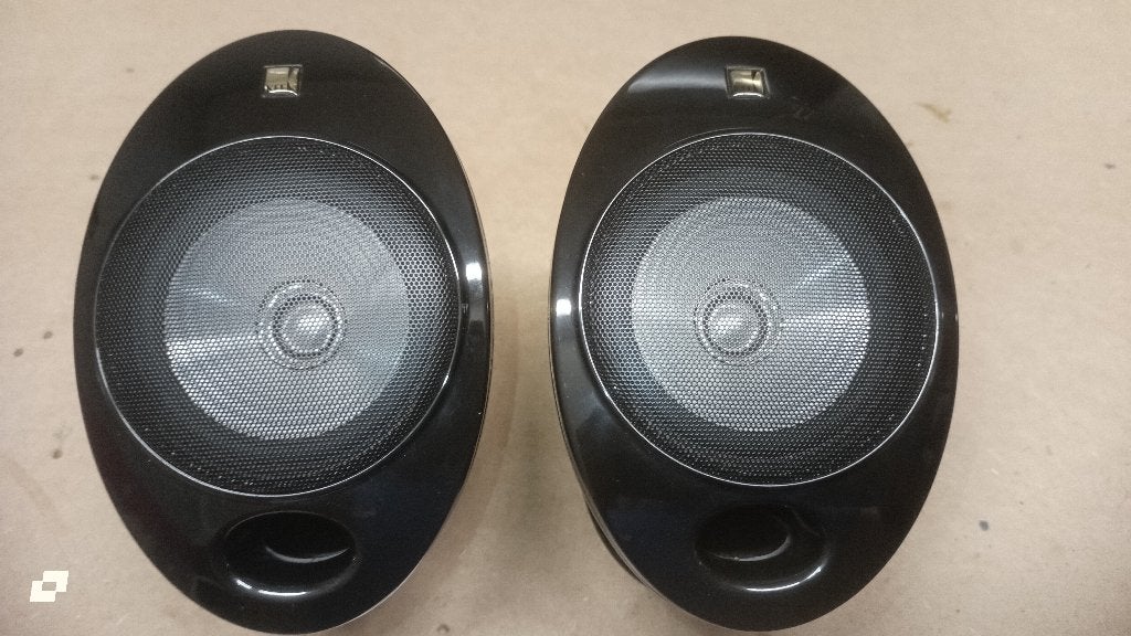 Kit d'enceintes Kef 2001.3, Enlèvement ou Envoi, Supports muraux inclus, 60 à 120 watts, Comme neuf