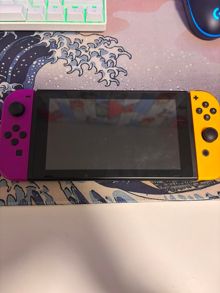 Nintendo switch, Games en Spelcomputers, Ophalen of Verzenden, Zo goed als nieuw, Met 3 controllers of meer, Switch Original