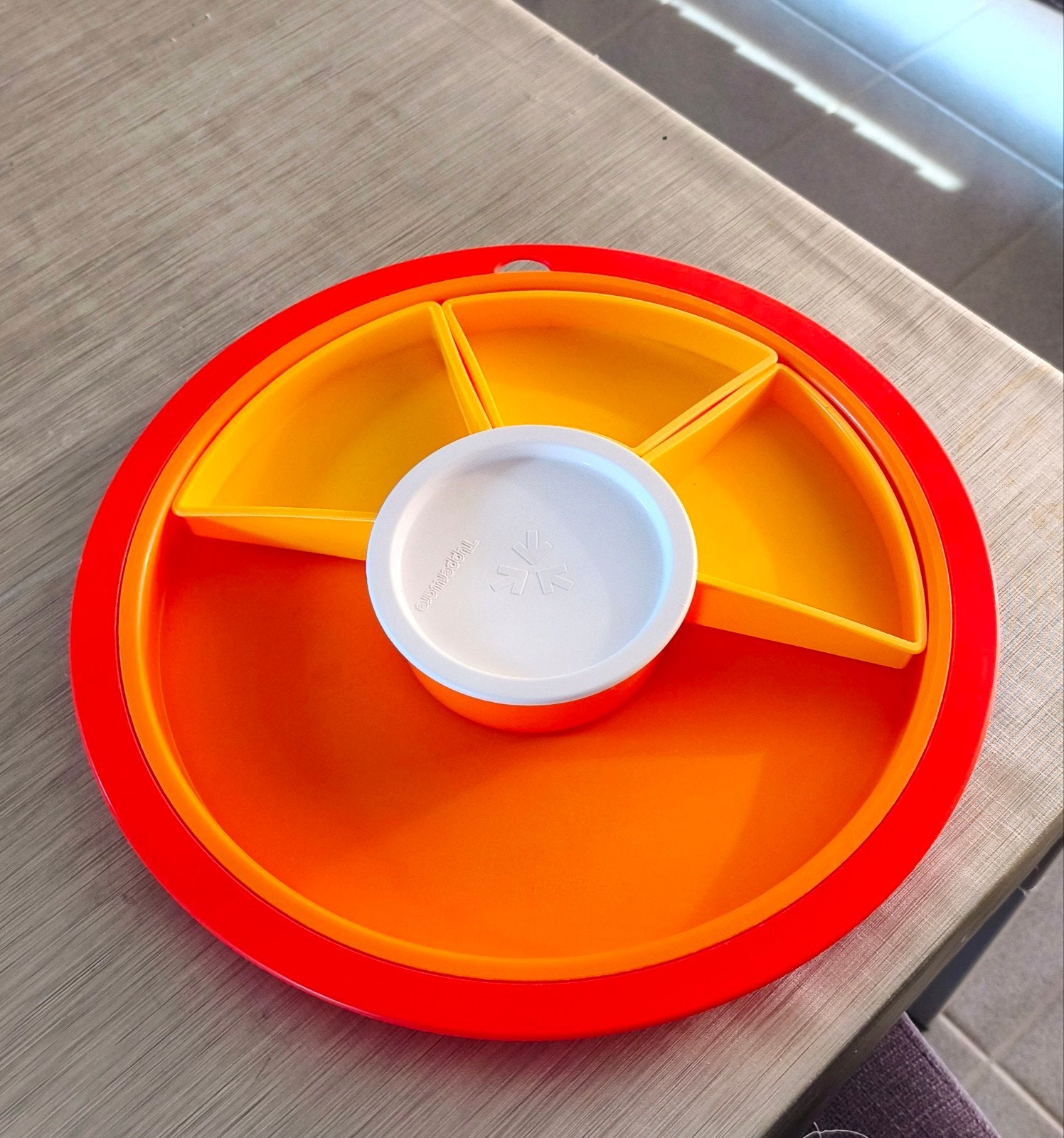 Plateau apéritif TUPPERWARE Vintage (Années 70/80), Maison & Meubles, Cuisine| Tupperware, Comme neuf, Autres types, Orange, Avec compartiments