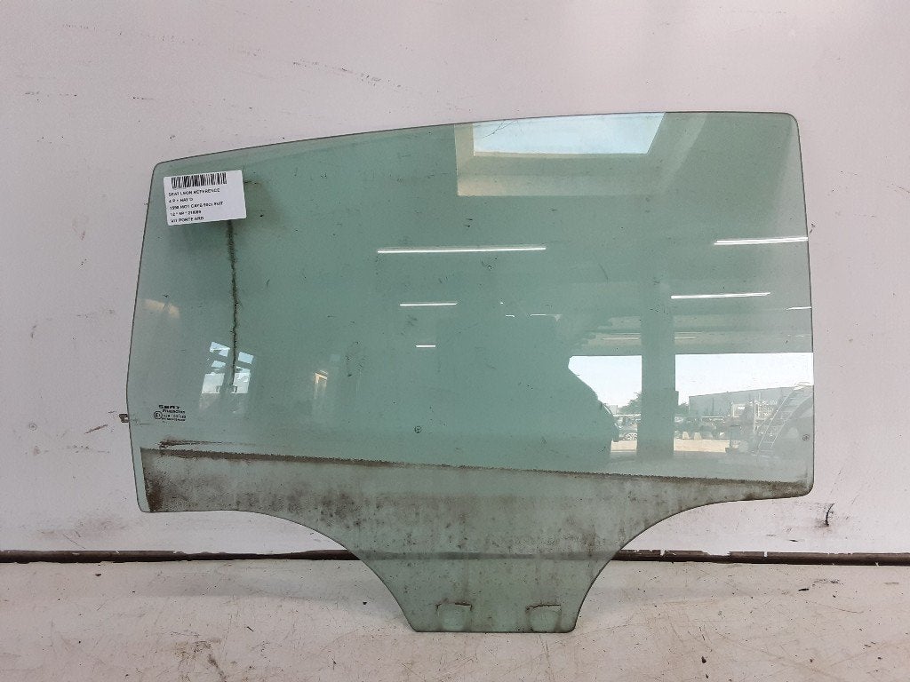 VITRE ARRIERE DROITE Seat Leon (1P1) (01-2005/08-2013), Utilisé, Seat