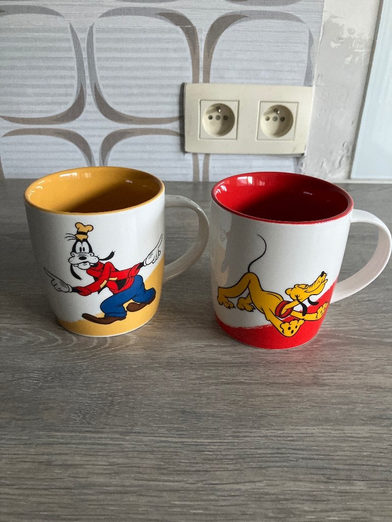 2 Disney tassen Pluto en Goofy, Ophalen