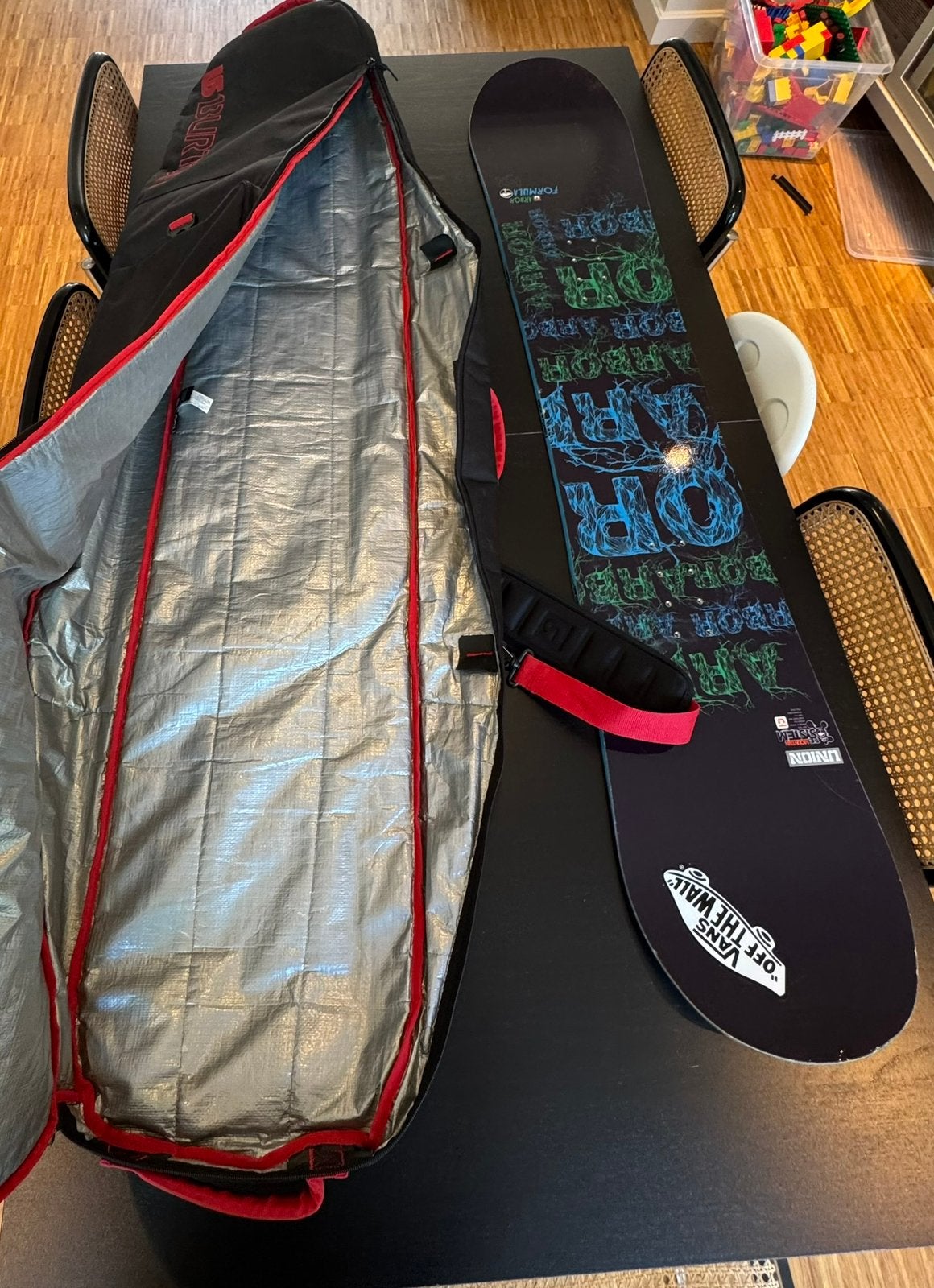 Arbor formula 152 snowboard met bindingen en burton zak, Sport en Fitness, Ophalen, Zo goed als nieuw, Bindingen