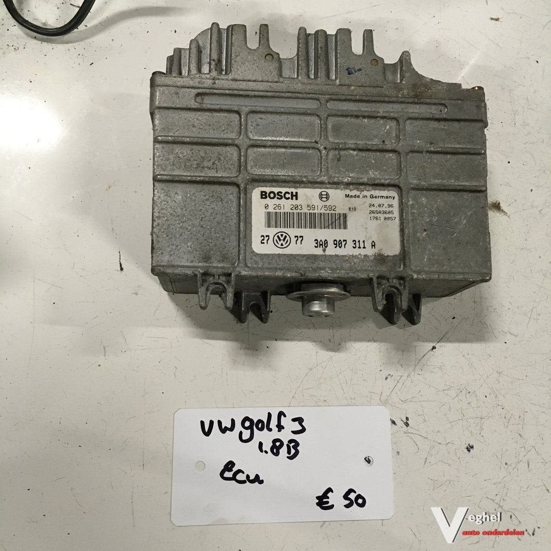 Vw Golf 3  1.8  1996   ECU    bosch 0 261 203 591 / 592    V, Gebruikt, -, -, Ophalen of Verzenden