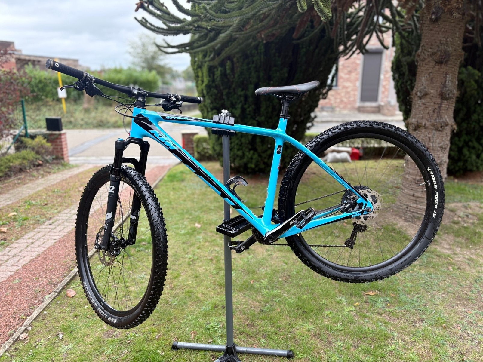 Vtt ktm carbone, Vélos & Vélomoteurs, VTT semi-rigide, Enlèvement, Comme neuf, Frein à disque