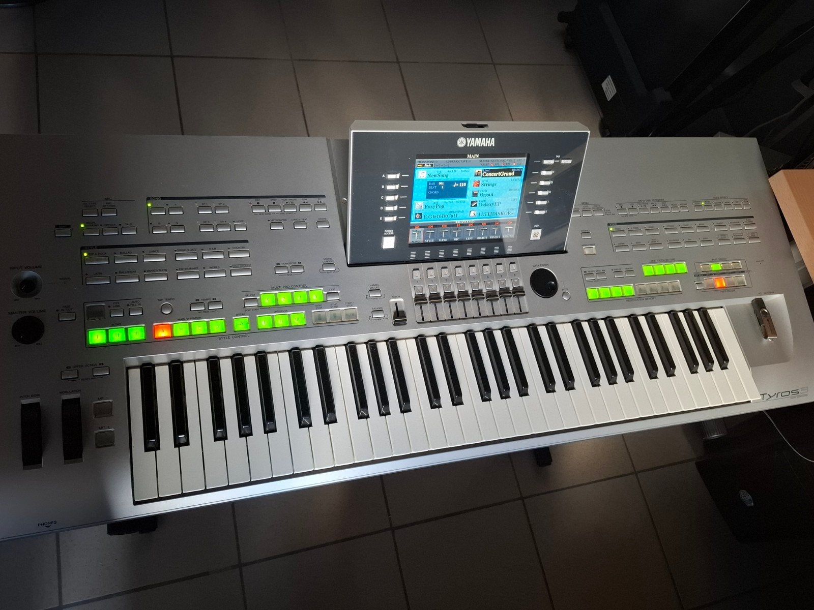 Yamaha Tyros 3, Muziek en Instrumenten, Ophalen, Zo goed als nieuw, Yamaha, Aanslaggevoelig