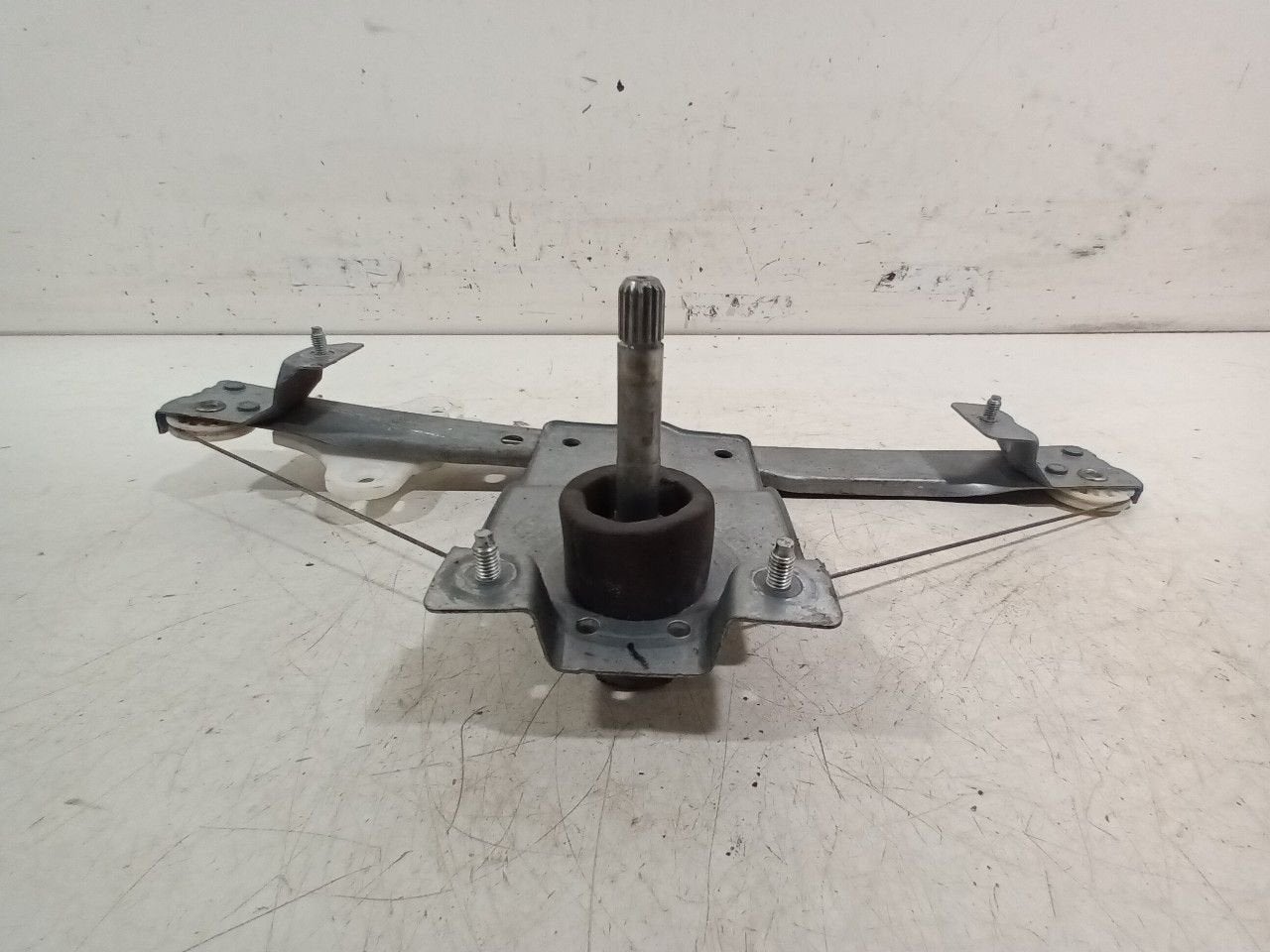 Raammechaniek links achter Renault Clio, Onderdelen@venauto.nl, Van der Ven Autorecycling B.V., Gebruikt, Ettenseweg 76, 4706 PB Roosendaal, The Netherlands