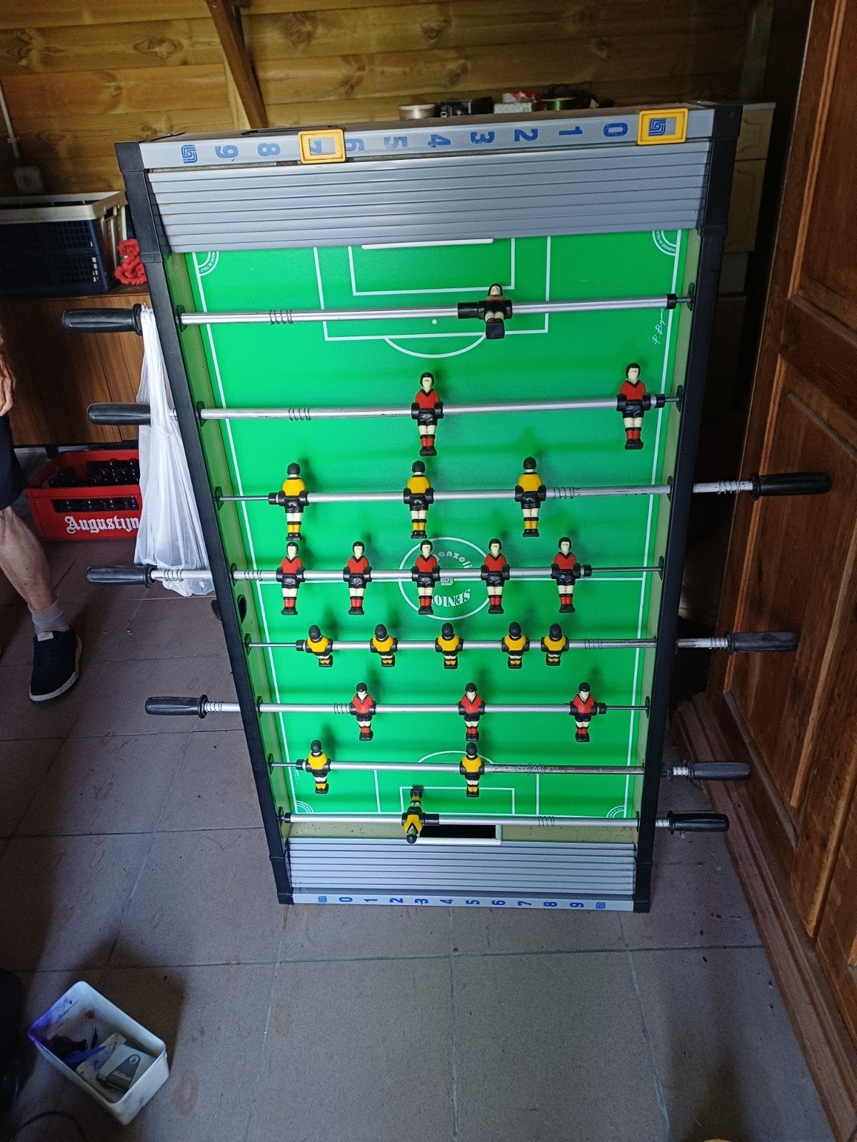 voetbaltafel, Ophalen