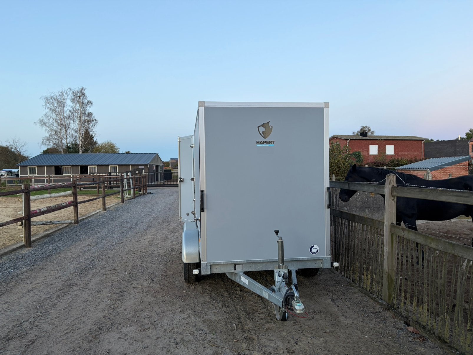 Aanhangwagen hapert met zijklep, Ophalen, Zo goed als nieuw