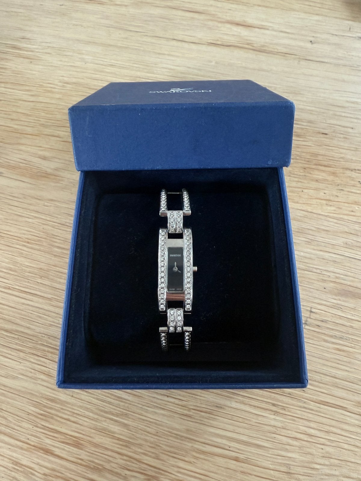 Swarovski Geneva Metal dameshorloge, Handtassen en Accessoires, Horloges | Dames, Overige merken, Polshorloge, Overige materialen