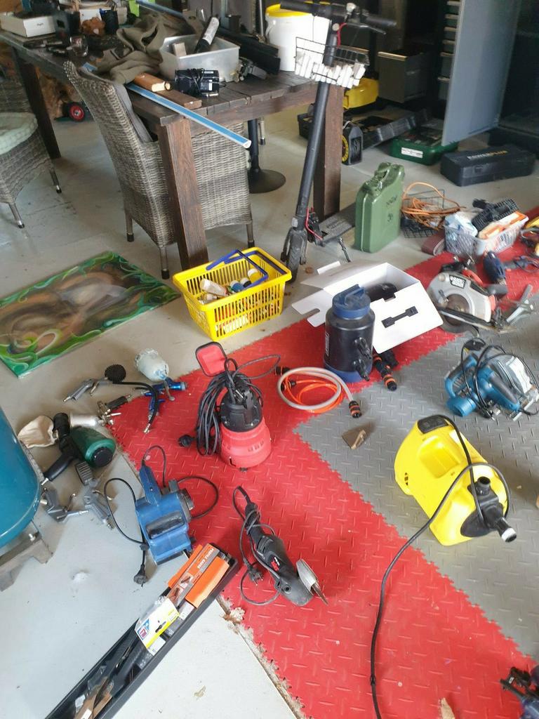 Wegens scheiding dingen te koop, Ophalen