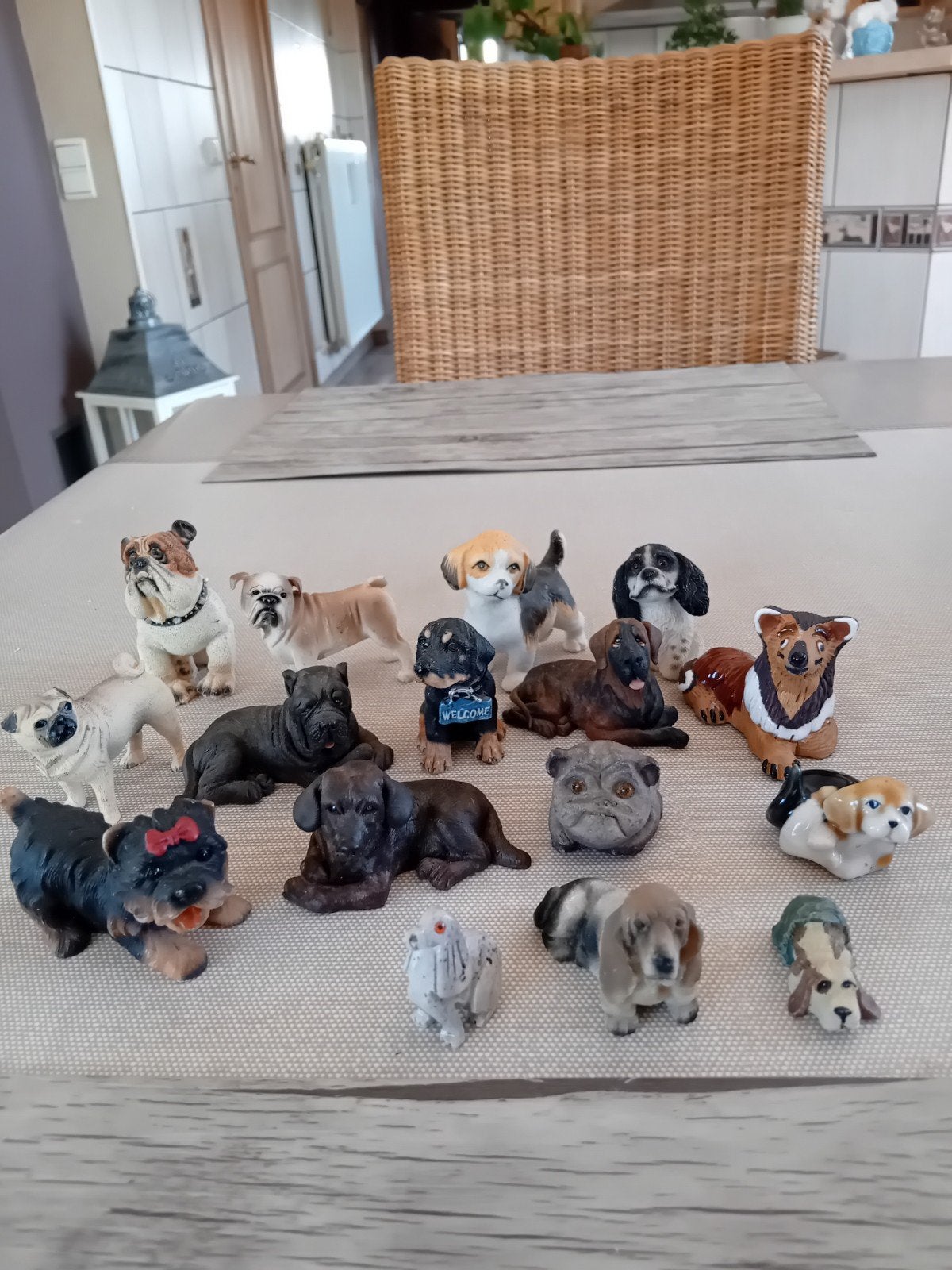 Lot de 16 chiens miniatures 715 grammes, Enlèvement ou Envoi, Utilisé, Animal