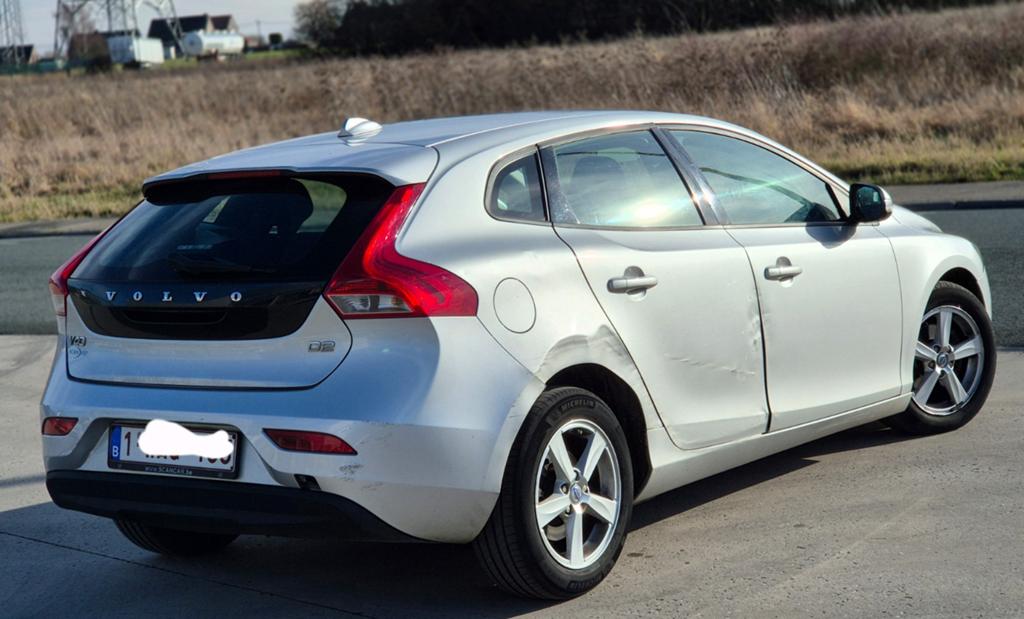 Volvo V40 D2 an2012.175mkm gps clima Cruise 4400€ ctok, Autos, Volvo, Euro 5, Boîte manuelle, 5 portes, Particulier