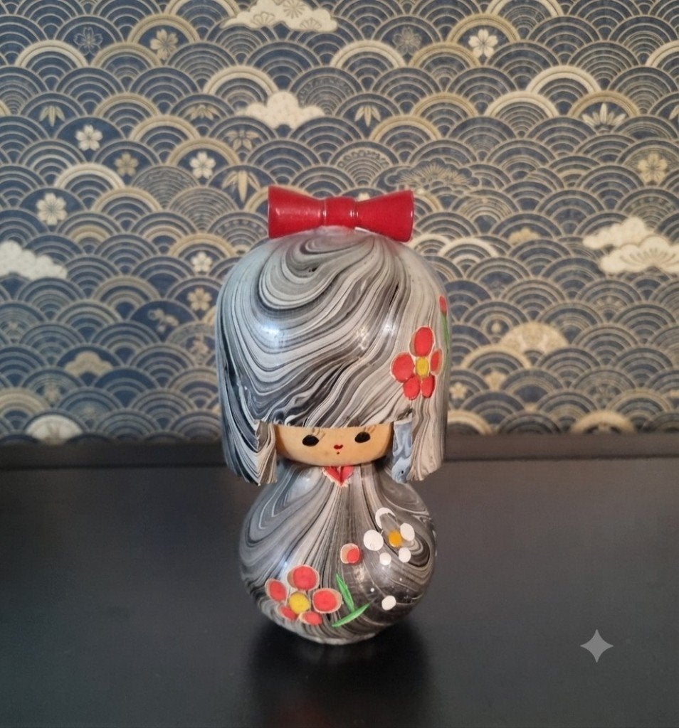 Magnifique Chan Kokeshi en marbre de Kenji Koyano, Antiquités & Art, Art | Art non-occidental, 11 cm, Fait main, Japon, Bois