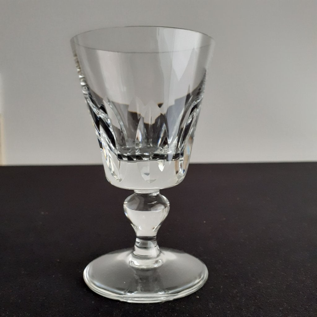 ST. LOUIS 3 geslepen wijnglazen Mod Jersey H: 13 cm Pr: € 36, Collections, Porcelaine, Cristal & Couverts, Enlèvement ou Envoi
