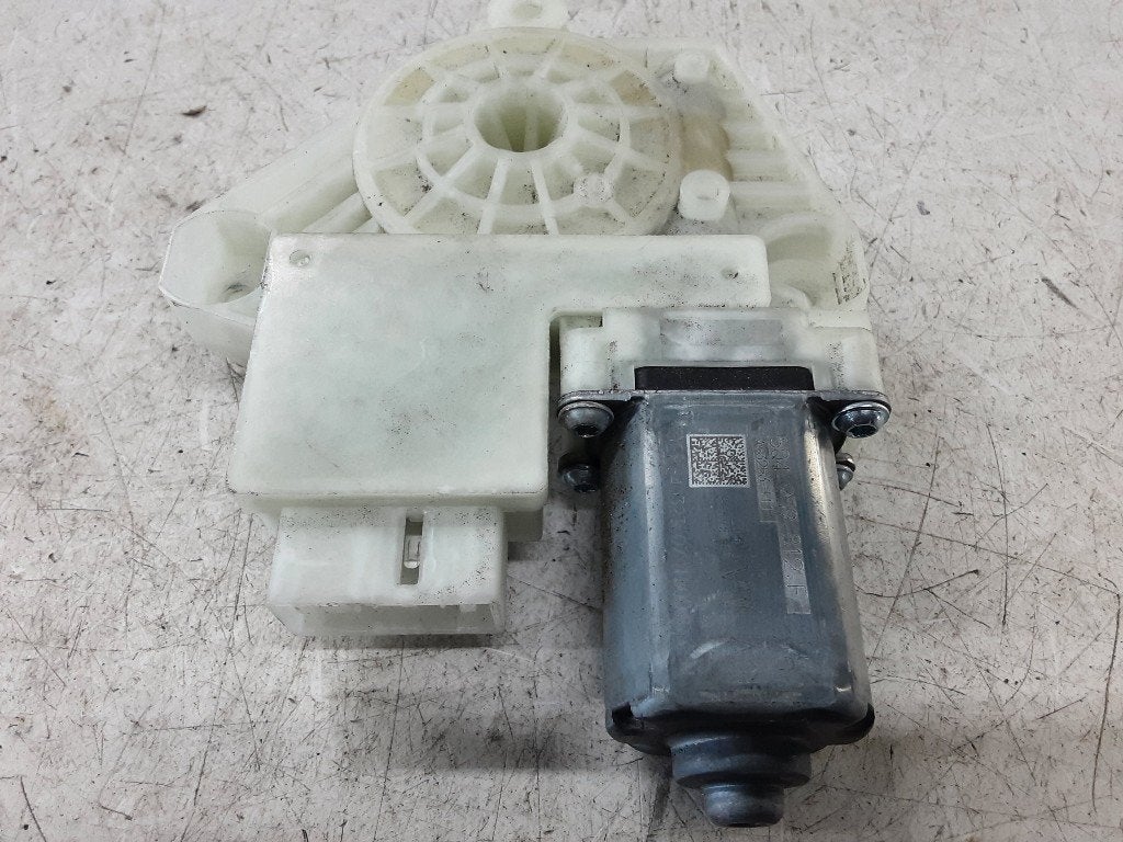 MOTEUR LEVE VITRE ELECTRIQUE ARRIÈRE DROIT Golf VII (AUA), Autos : Pièces & Accessoires, Volkswagen, Volkswagen AG, Utilisé, Kundenbetreuung@volkswagen.de