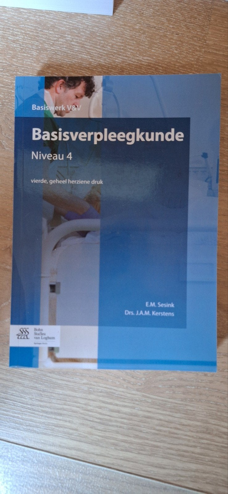 boek basisverpleegkunde niveau 4, Boeken, Ophalen of Verzenden, Nieuw, Hoger Onderwijs