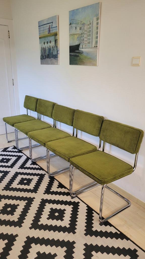 Set van 5 ribstoelen met sledeframe – olijfgroen & chroom, Huis en Inrichting, Ophalen, Kunststof