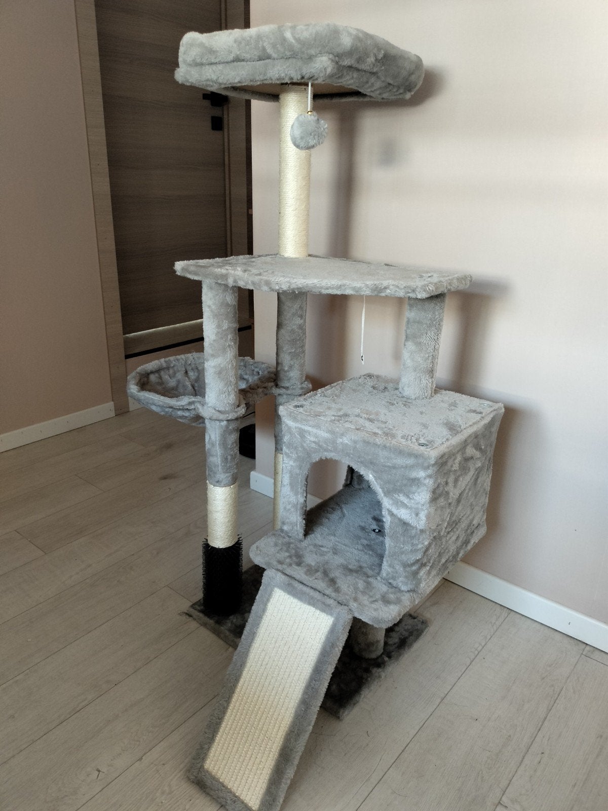 Kattenboom en krabpaal, Ophalen, Zo goed als nieuw, Krabpaal