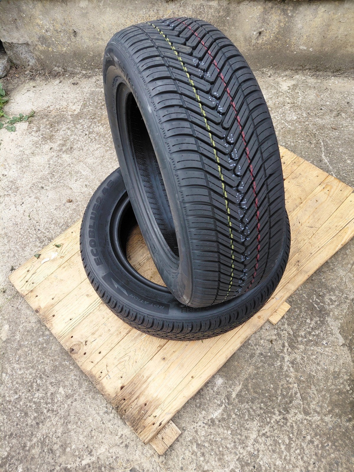 2 pneus 4 saisons marque superia 195/60 R15 88 H, Autos : Pièces & Accessoires, Neuf, 15 pouces, 4 Saisons, Enlèvement ou Envoi
