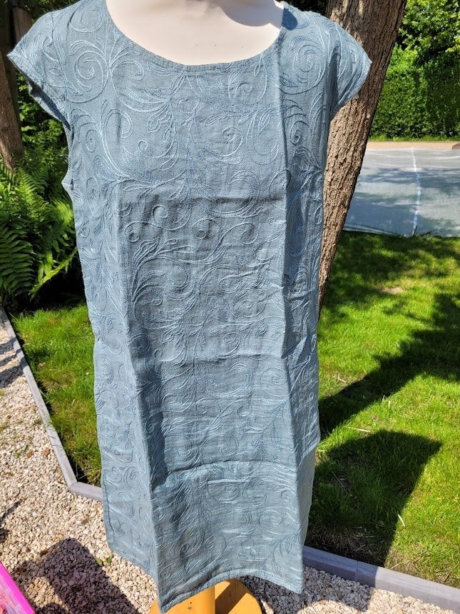 robe en lin vert 44, Vêtements | Femmes, Robes, Taille 46/48 (XL) ou plus grande, Enlèvement ou Envoi, Comme neuf, Vert
